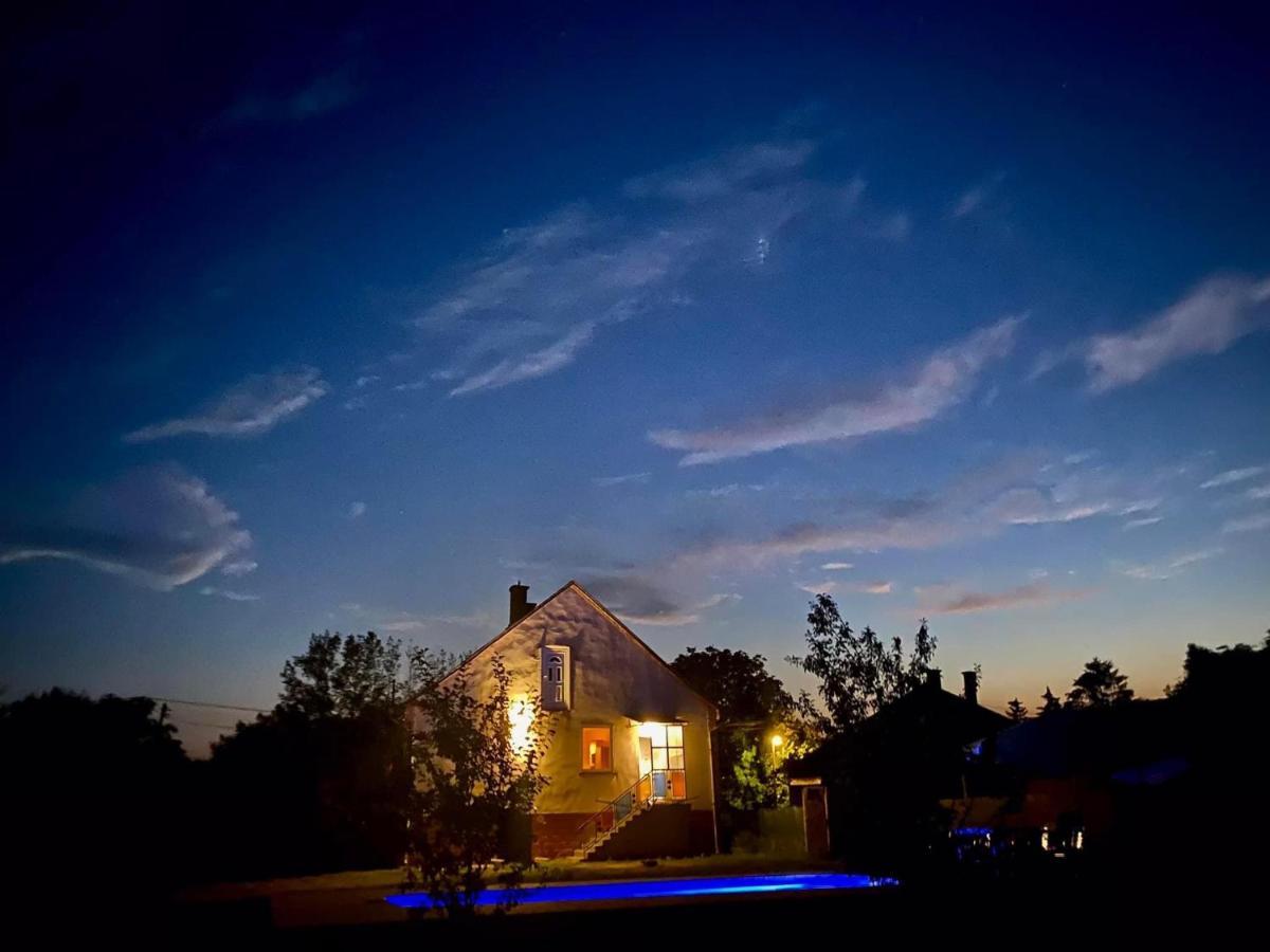 River House - Luxury House On The Border Of The Tisza River *