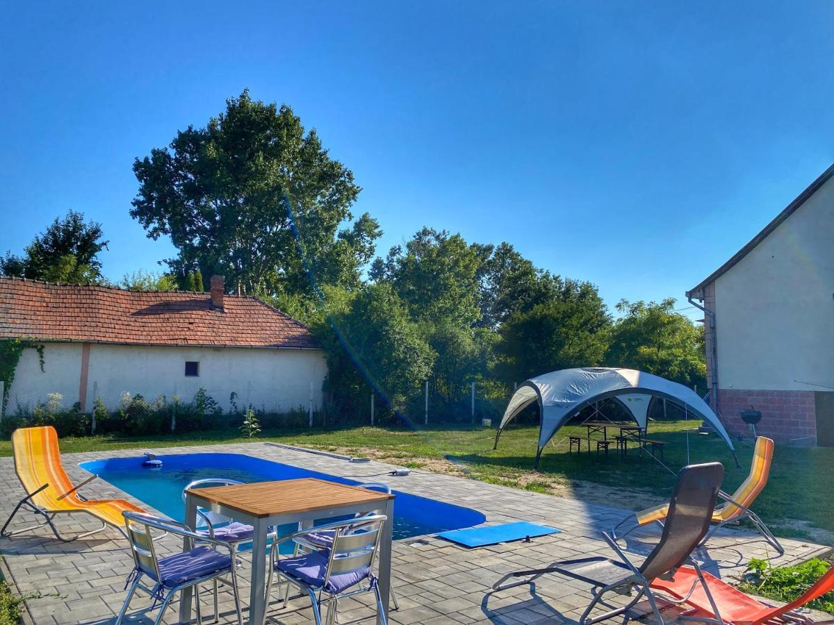 Ferienhaus River House - Luxury House On The Border Of The Tisza River Arokto